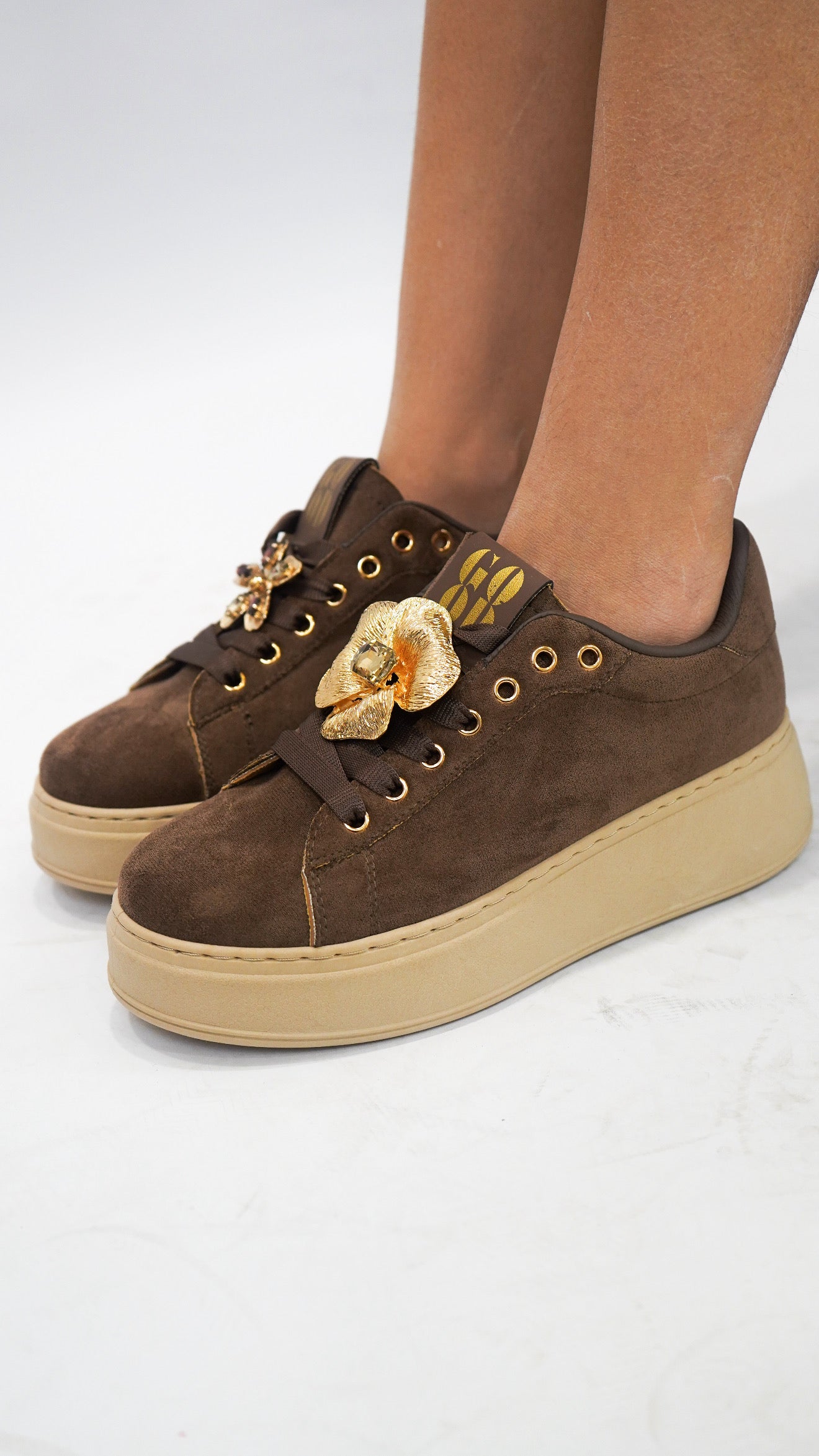 sneakers good vibes jewels